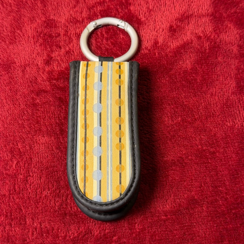 SanDisk Cruzer 4GB USB Flash Drive SDCZ36-004G with Patterned Carabiner Case